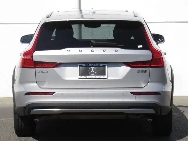2025 Volvo V60 Cross Country Plus, B5 AWD Gas (mild hybrid)