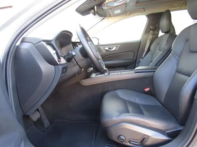 2025 Volvo V60 Cross Country Plus, B5 AWD Gas (mild hybrid)