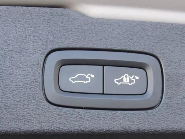 2025 Volvo V60 Cross Country Plus, B5 AWD Gas (mild hybrid)