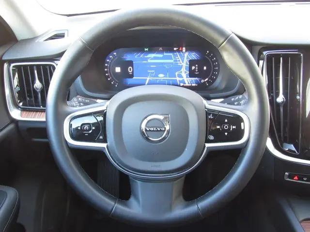 2025 Volvo V60 Cross Country Plus, B5 AWD Gas (mild hybrid)