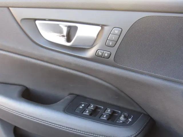 2025 Volvo V60 Cross Country Plus, B5 AWD Gas (mild hybrid)