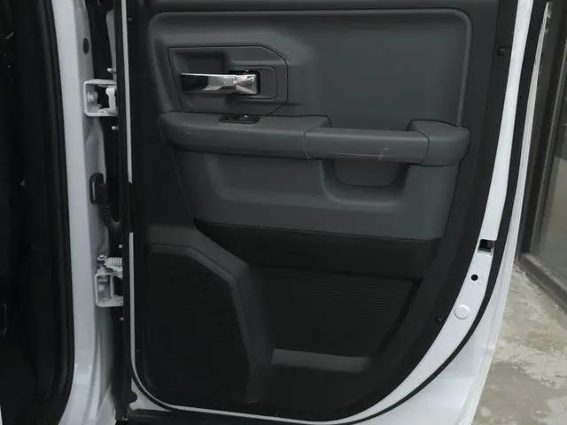 2024 Ram 1500 Classic SLT Quad Cab 4x2 6'4" Box