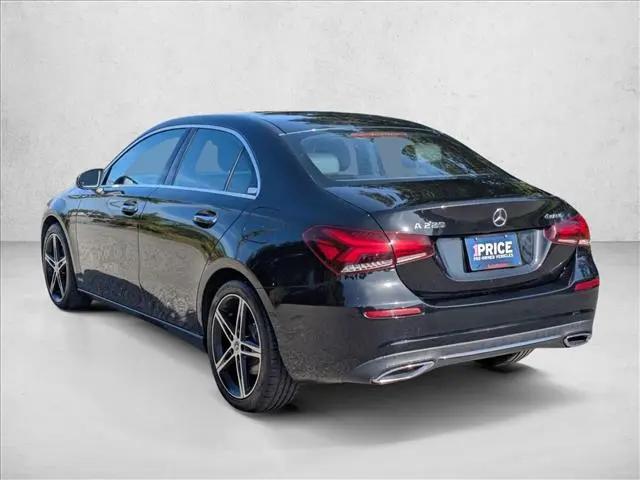 2022 Mercedes-Benz A 220 4MATIC