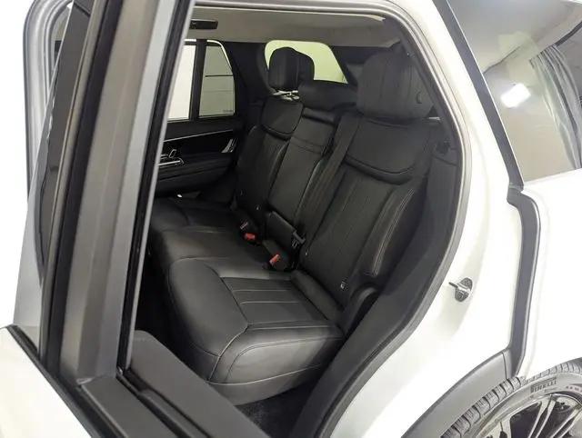 2022 Land Rover Range Rover P400 SE