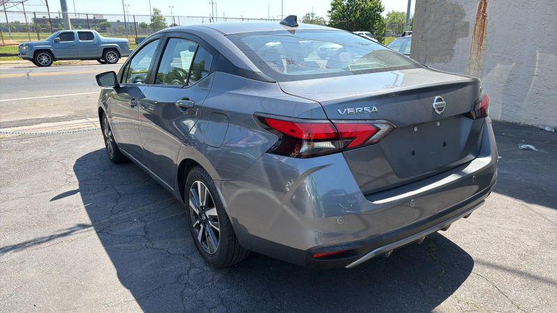 2021 Nissan Versa SV Xtronic CVT
