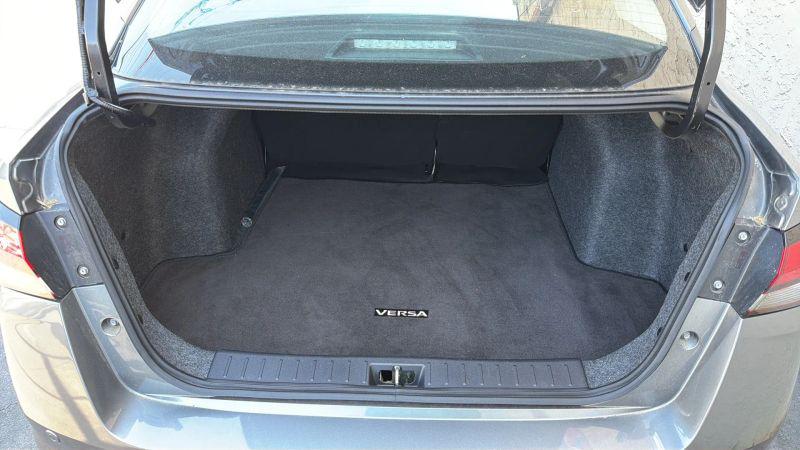2021 Nissan Versa SV Xtronic CVT
