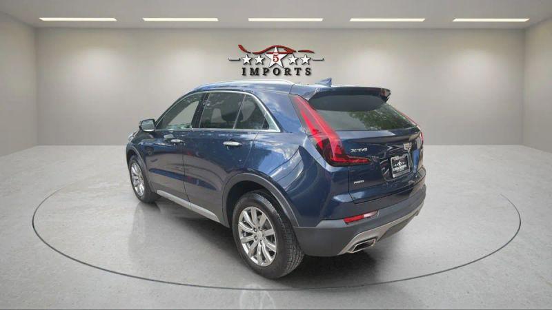 2022 Cadillac XT4 AWD Premium Luxury