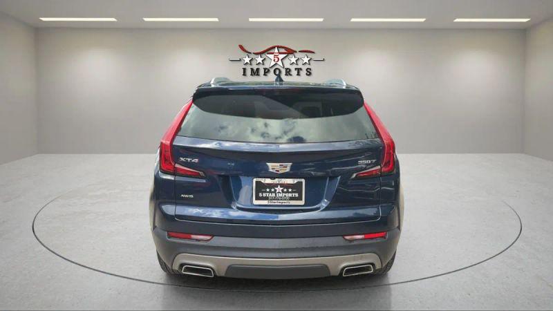 2022 Cadillac XT4 AWD Premium Luxury