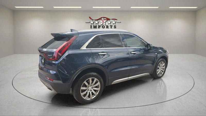 2022 Cadillac XT4 AWD Premium Luxury