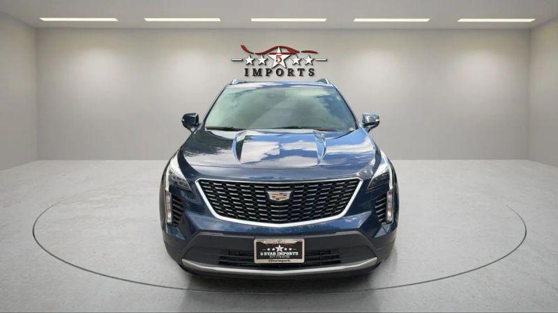 2022 Cadillac XT4 AWD Premium Luxury