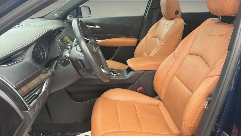 2022 Cadillac XT4 AWD Premium Luxury