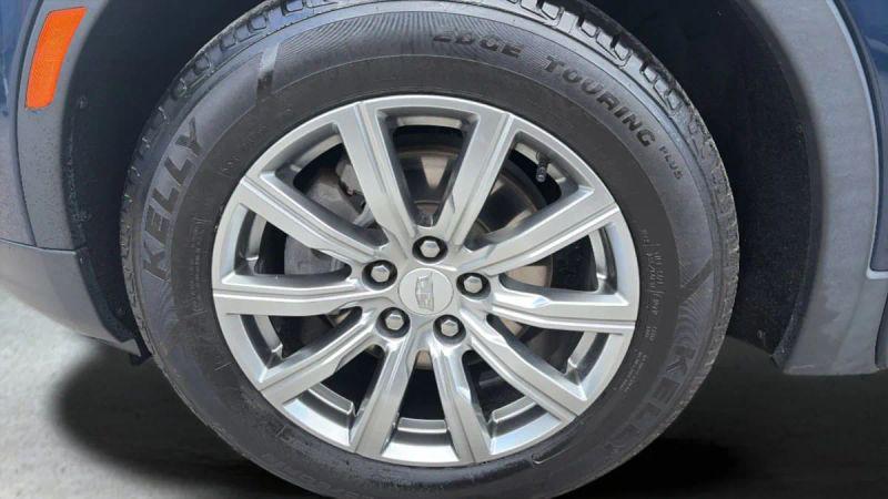 2022 Cadillac XT4 AWD Premium Luxury