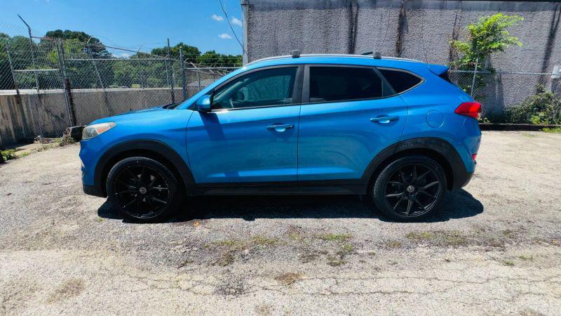 2016 Hyundai Tucson SE