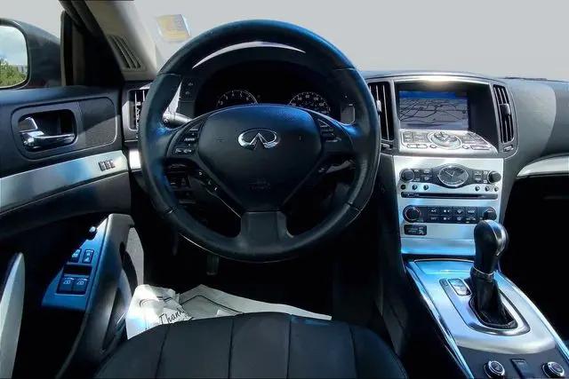 2015 INFINITI Q60 Standard
