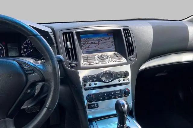 2015 INFINITI Q60 Standard