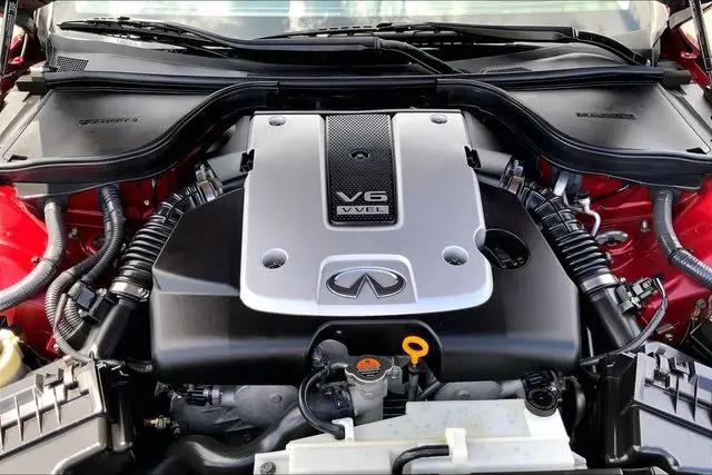 2015 INFINITI Q60 Standard