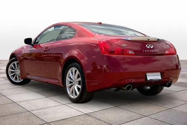 2015 INFINITI Q60 Standard