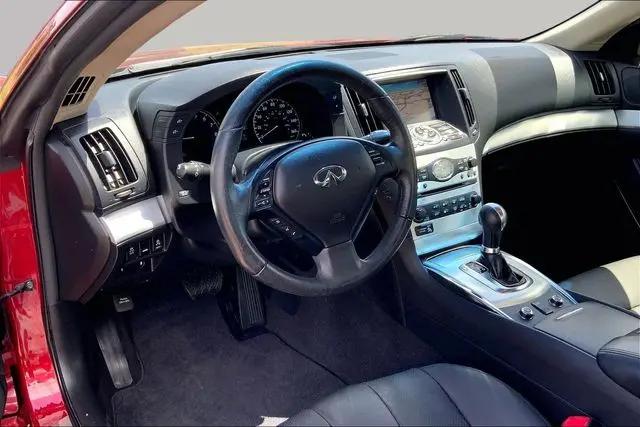 2015 INFINITI Q60 Standard
