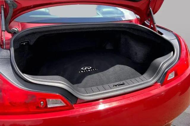 2015 INFINITI Q60 Standard