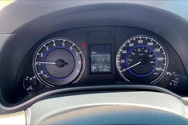 2015 INFINITI Q60 Standard