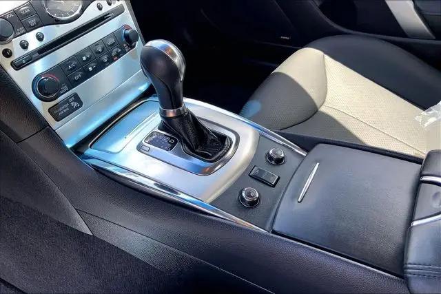 2015 INFINITI Q60 Standard