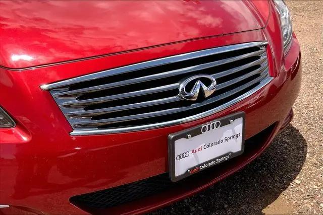 2015 INFINITI Q60 Standard