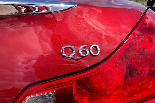 2015 INFINITI Q60 Standard