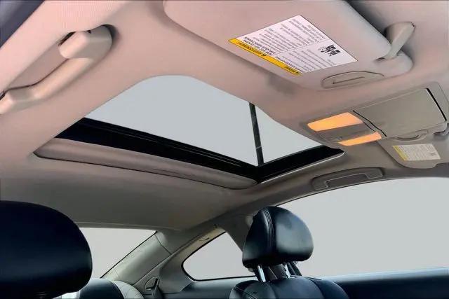 2015 INFINITI Q60 Standard