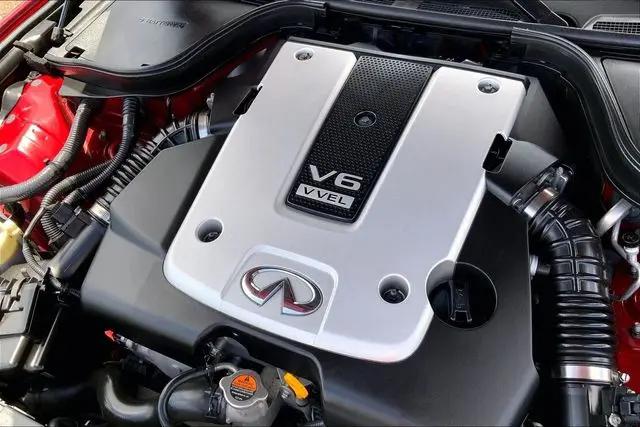 2015 INFINITI Q60 Standard