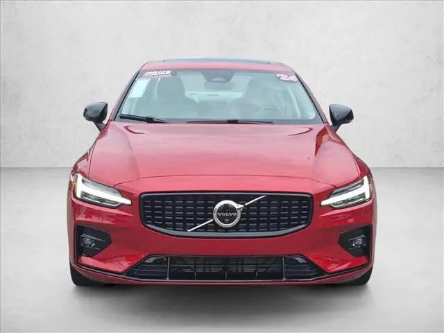 2024 Volvo S60 B5 Plus Dark Theme