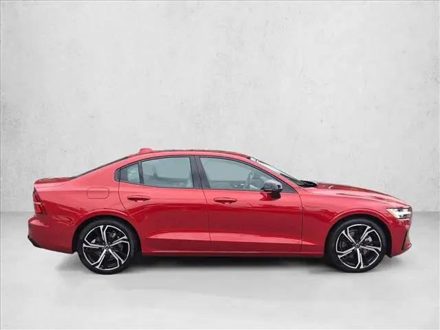 2024 Volvo S60 B5 Plus Dark Theme