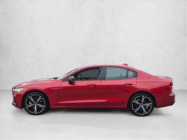 2024 Volvo S60 B5 Plus Dark Theme