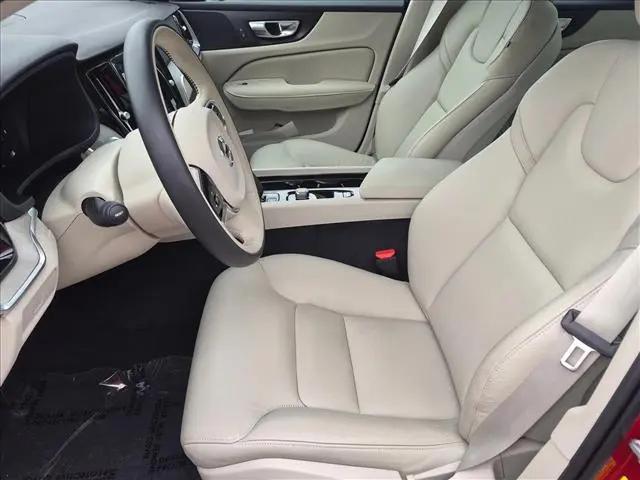 2024 Volvo S60 B5 Plus Dark Theme