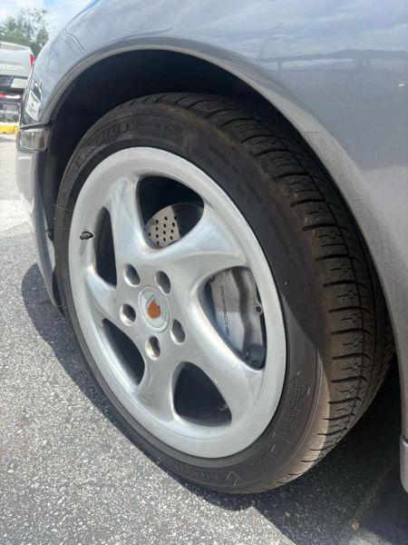 2001 Porsche 911 Carrera 4