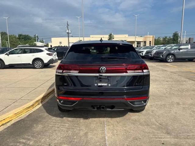 2026 Volkswagen Atlas Cross Sport SE with Technology
