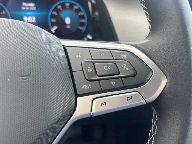 2026 Volkswagen Atlas Cross Sport SE with Technology