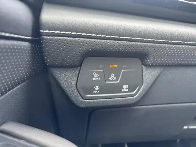 2026 Volkswagen Atlas Cross Sport SE with Technology