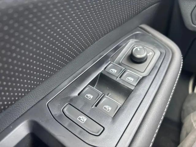 2026 Volkswagen Atlas Cross Sport SE with Technology