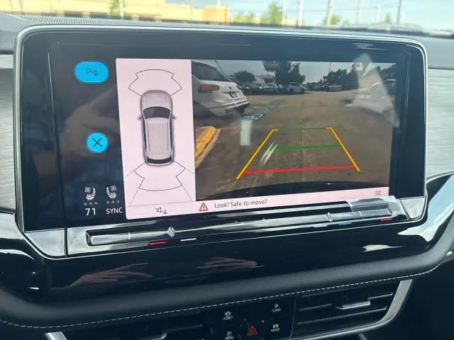 2026 Volkswagen Atlas Cross Sport SE with Technology