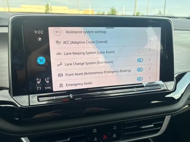 2026 Volkswagen Atlas Cross Sport SE with Technology