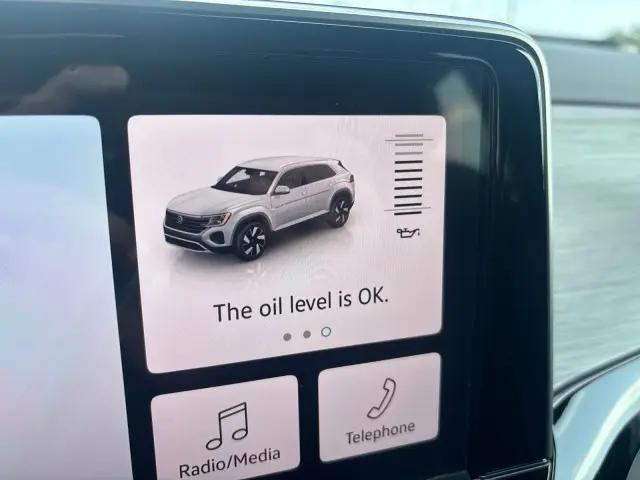 2026 Volkswagen Atlas Cross Sport SE with Technology