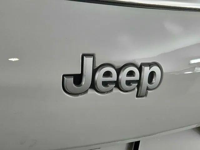 2026 Jeep Grand Cherokee L Laredo 4x4