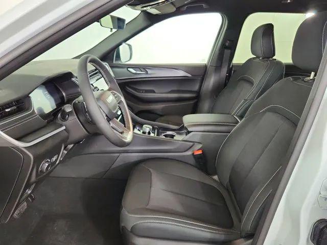 2026 Jeep Grand Cherokee L Laredo 4x4