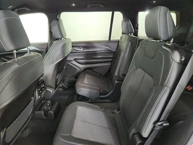 2026 Jeep Grand Cherokee L Laredo 4x4