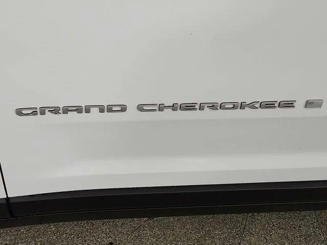 2026 Jeep Grand Cherokee L Laredo 4x4