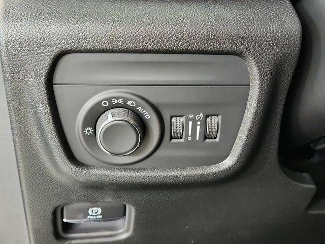 2026 Jeep Grand Cherokee L Laredo 4x4
