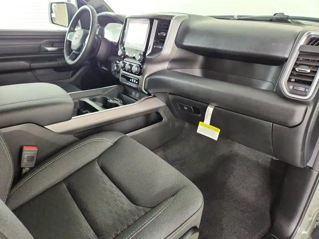 2026 Ram 1500 Express Crew Cab 4x4 5'7" Box