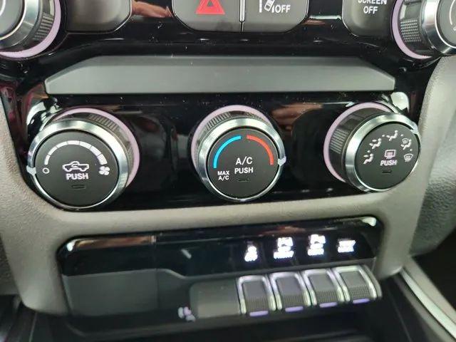 2026 Ram 1500 Express Crew Cab 4x4 5'7" Box
