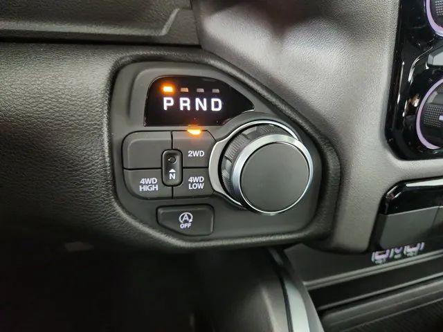 2026 Ram 1500 Express Crew Cab 4x4 5'7" Box