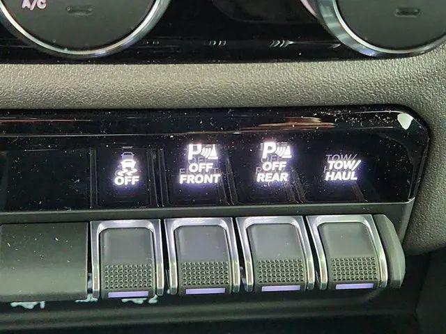 2026 Ram 1500 Express Crew Cab 4x4 5'7" Box